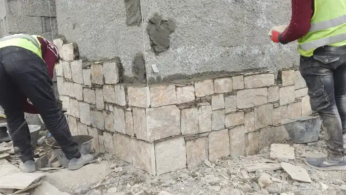 بنا حجر كبير وصغير والتلبيسات بكلين موجود قص اراظي 3