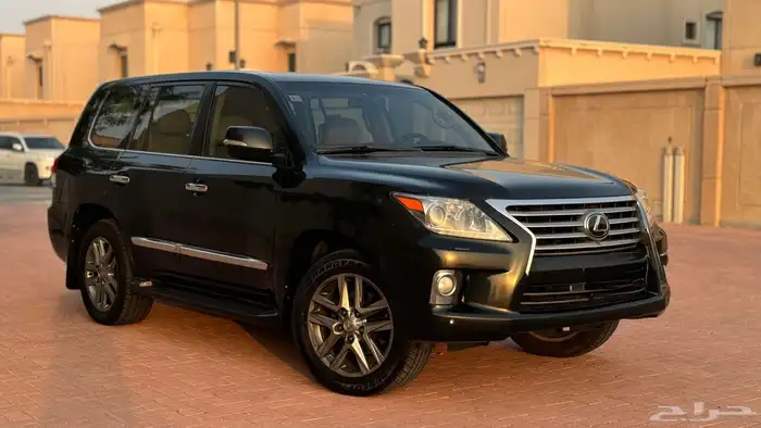 للبيع لكزس LX570 موديل 2012 3