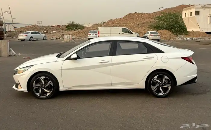 هونداي النترا 2021 ( بنزين ) فل كامل بدون فتحه سقف للبيع 7