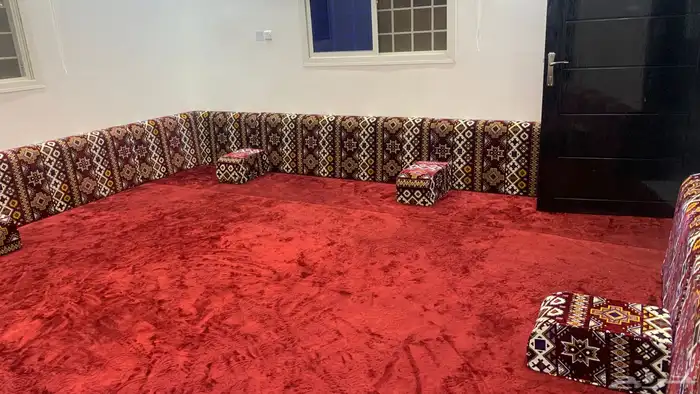 مجلس أرضي للبيع 2