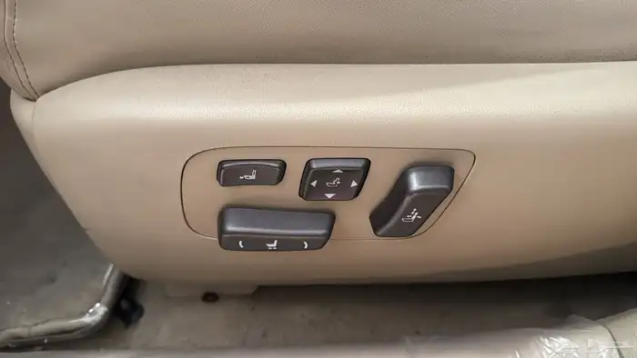 لكزس 2012 11