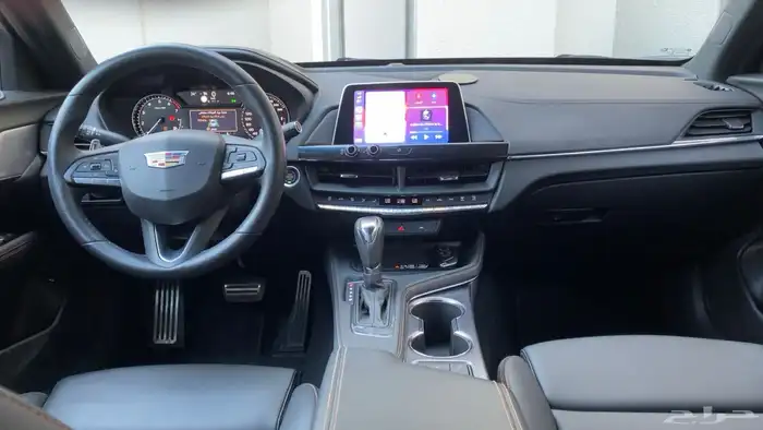 كاديلاك ct4 2023 بريميوم شبه اصفار ممشى قليل 9