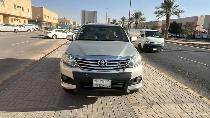 فورشنر فورتشنر 2012 Toyota Fortuner فل كامل V6 دبل دفلوك 30