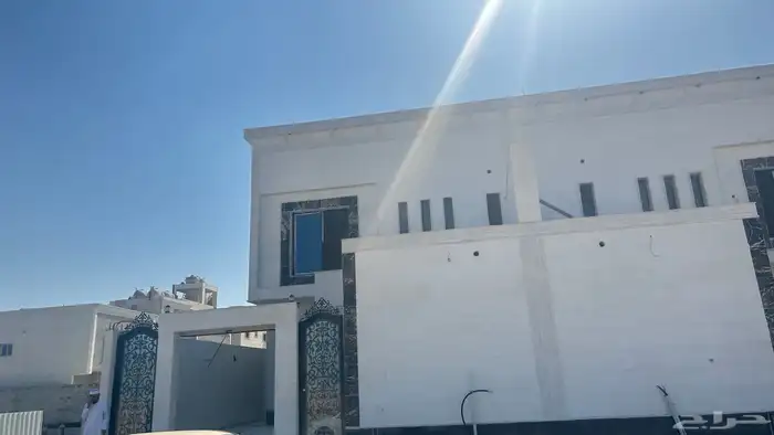 فيلا دبلكس متصلة للبيع بسعر مميز الجبيل حي الضاحية 5