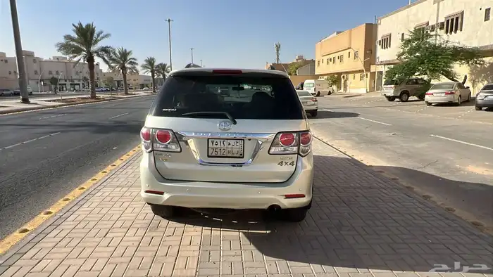 فورشنر فورتشنر 2012 Toyota Fortuner فل كامل V6 دبل دفلوك 28