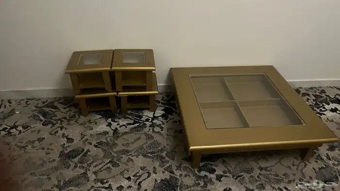 طاوله ارضيه مع اربع طاولات خدمه 0