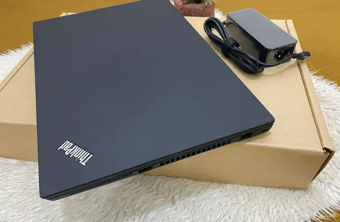 لابتوب لينوفو ثينك باد شاشه لمس كور اي سفن نظيف جدا 2
