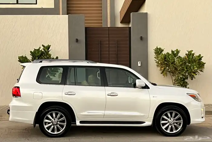 لكزس LX 570 - 2011 فل - وكالة 7