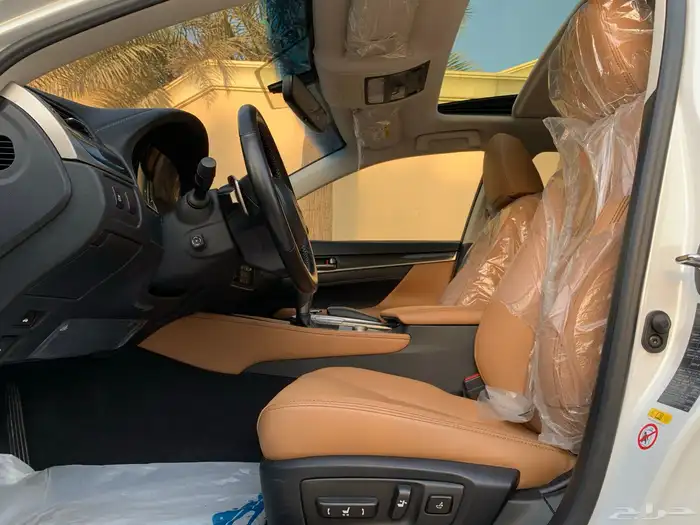 لكزس GS300 موديل 2018 بحالة الوكاله ممشى 26 الف 30
