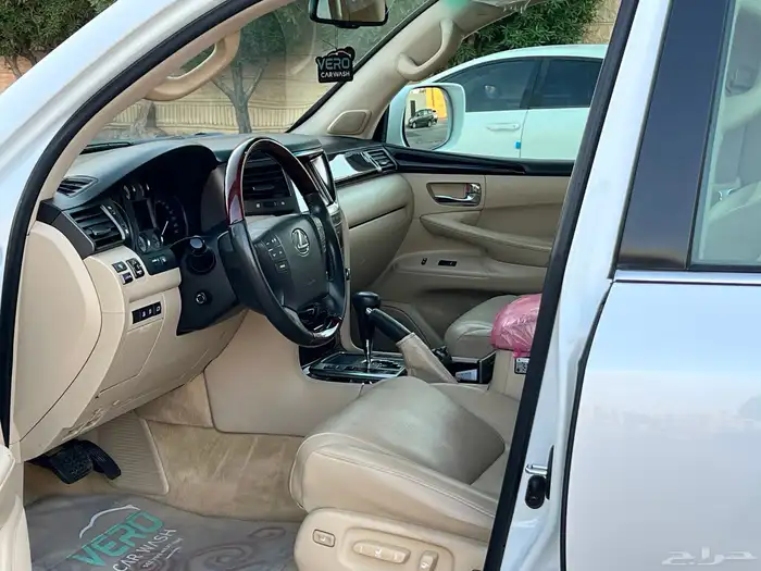 لكزس LX 570 - 2011 فل - وكالة 14