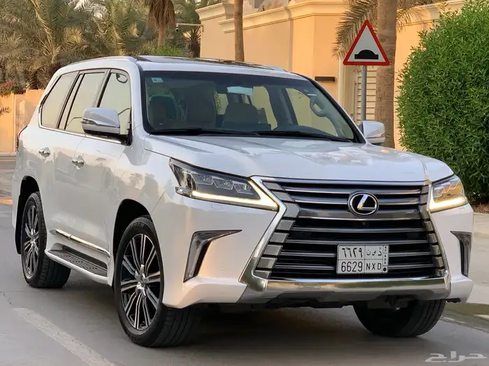لكزس LX570 موديل 2019 بحالة الوكاله ممشى 76 الف 0