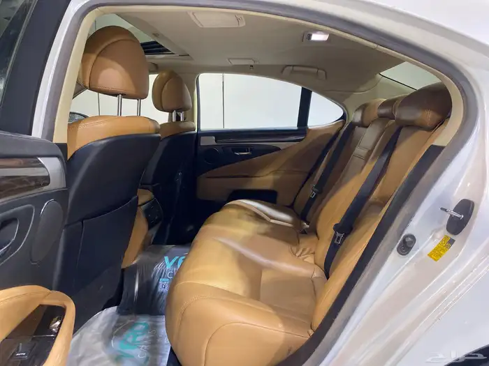 لكزس LS460 2015 بحالة نظيفة 12