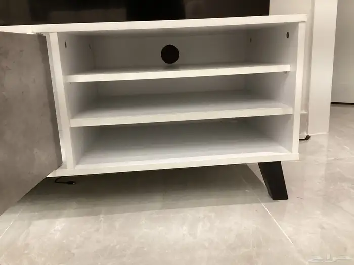 طاولة تلفاز 2