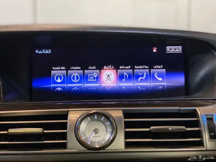 لكزس LS460 2015 بحالة نظيفة 20