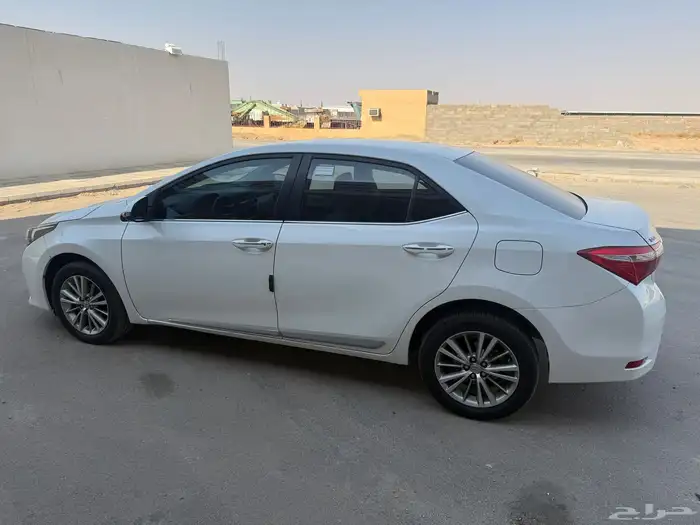 كورولا 2015 بصمة نصف فل شرط بدي ومحركات 5