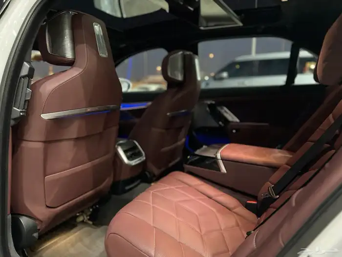 بي ام دبليو 740 كت M موديل 2023 15