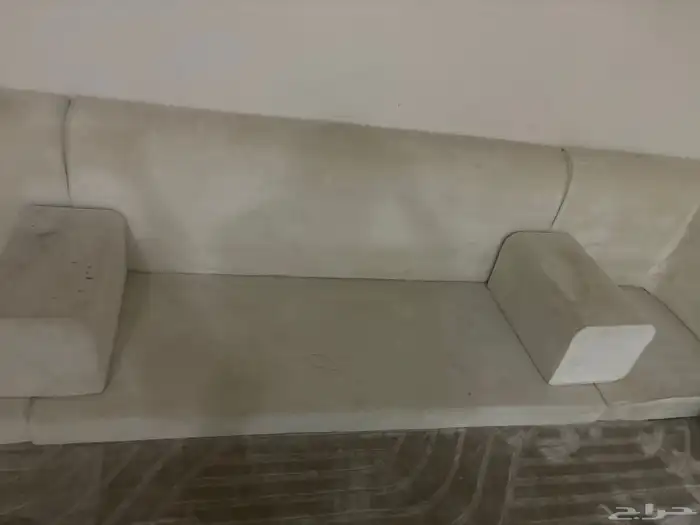 جلسه ارضيه لون بيج حرف L استعمال نظيف بحاله جيده جدا 0