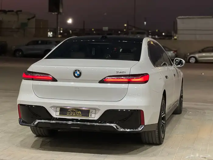 بي ام دبليو 740 كت M موديل 2023 7