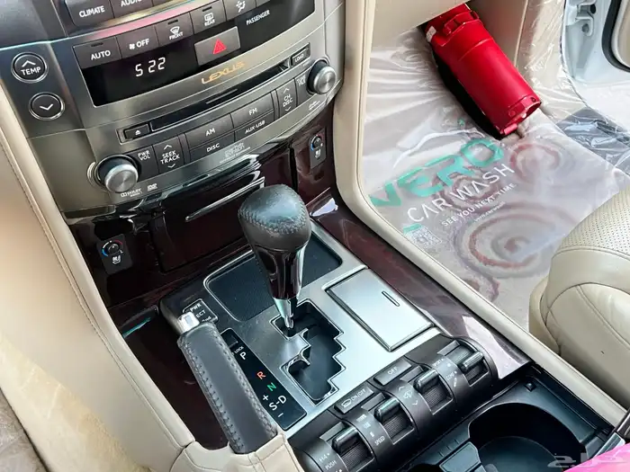 لكزس LX 570 - 2011 فل - وكالة 21