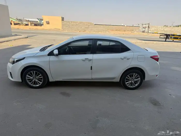 كورولا 2015 بصمة نصف فل شرط بدي ومحركات 32