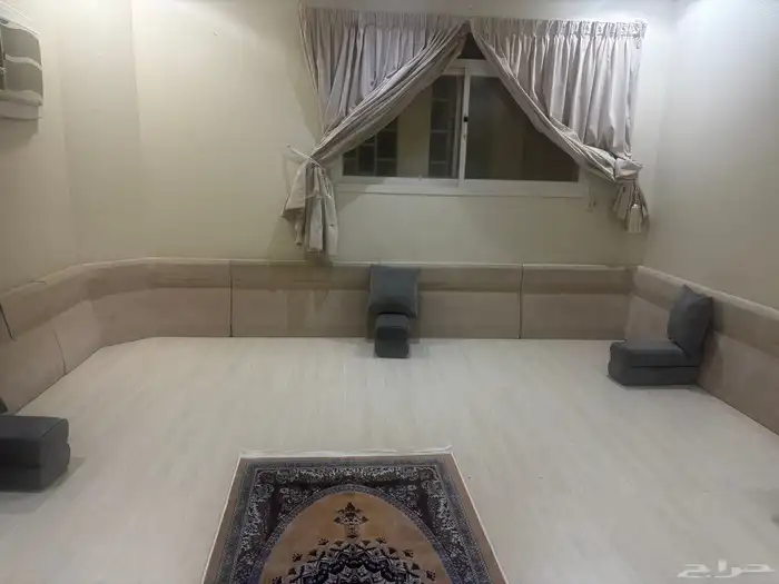 كنب ظهر مع مراكي وثنتين ستاير 3