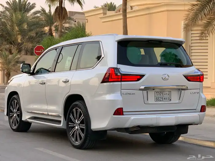 لكزس LX570 موديل 2019 بحالة الوكاله ممشى 76 الف 14