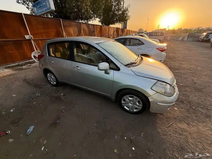 نيسان تبد ا 2011 4