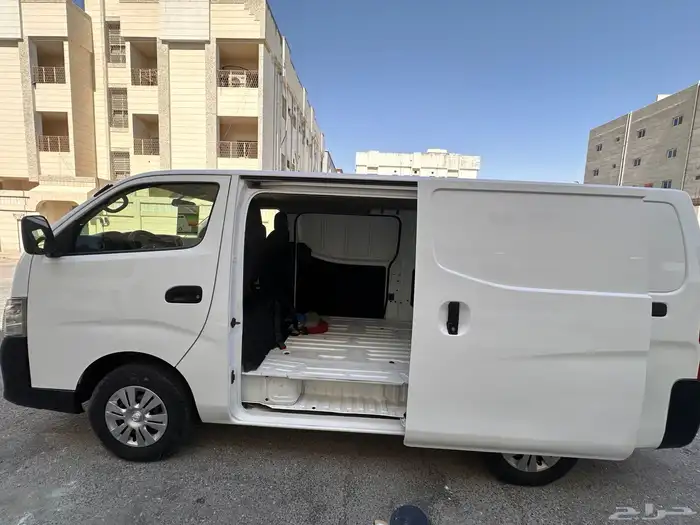 نيسان اورفان 2021 ديزل بضاعه جير عادي نضيف ماشي قليل 2