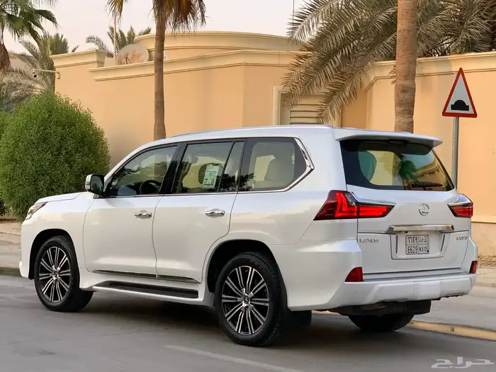 لكزس LX570 موديل 2019 بحالة الوكاله ممشى 76 الف 16