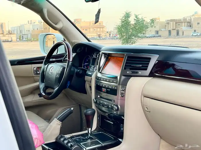 لكزس LX 570 - 2011 فل - وكالة 23