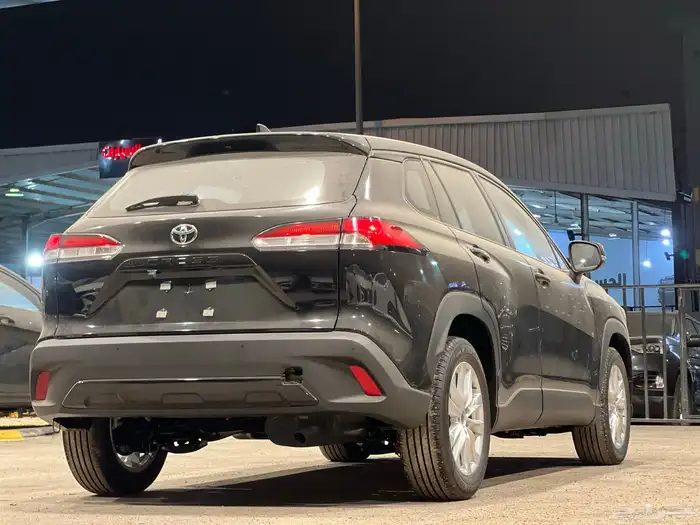 كورولا كروس 2025 جديد بنزين 2000CC 8