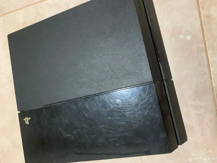 سوني 4 استخدام نظيف بس دخل المصنع 1