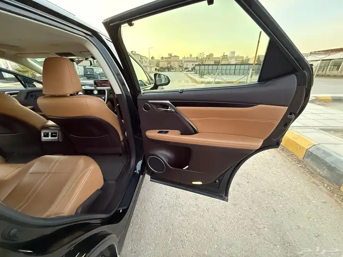 للبيع   Lexus RX350L موديل 2018   البيع من المالك مباشر 26