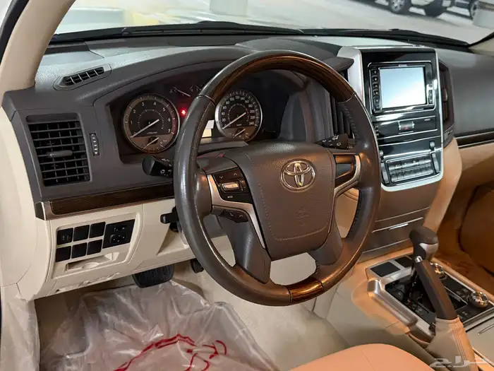 لاندكروزر 2021 GXR هدد سعودي 45
