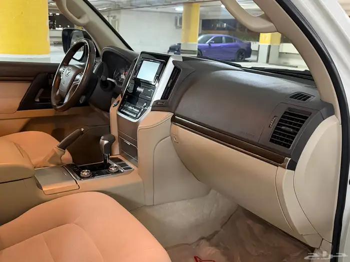 لاندكروزر 2021 GXR هدد سعودي 23