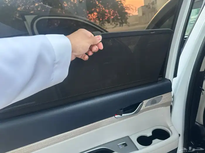 للبيع باليسيد 2019 ابيض داخل اوف وايت 25