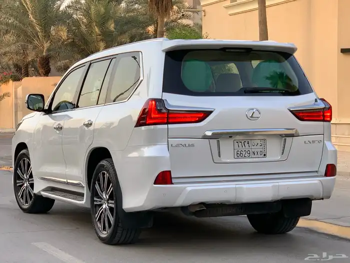 لكزس LX570 موديل 2019 بحالة الوكاله ممشى 76 الف 13