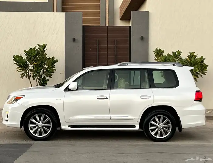 لكزس LX 570 - 2011 فل - وكالة 6