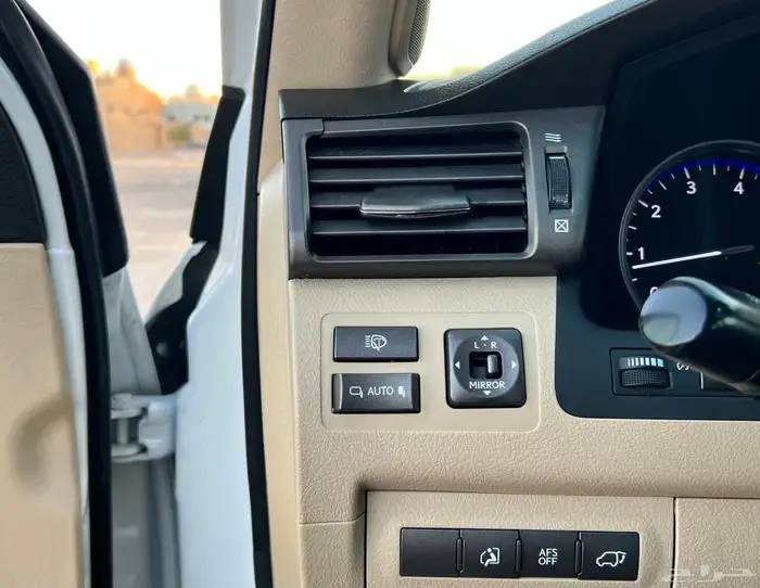 لكزس LX 570 - 2011 فل - وكالة 18