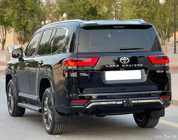 تويوتا لاندكروزر 2022 GXR L4 سعودي 6