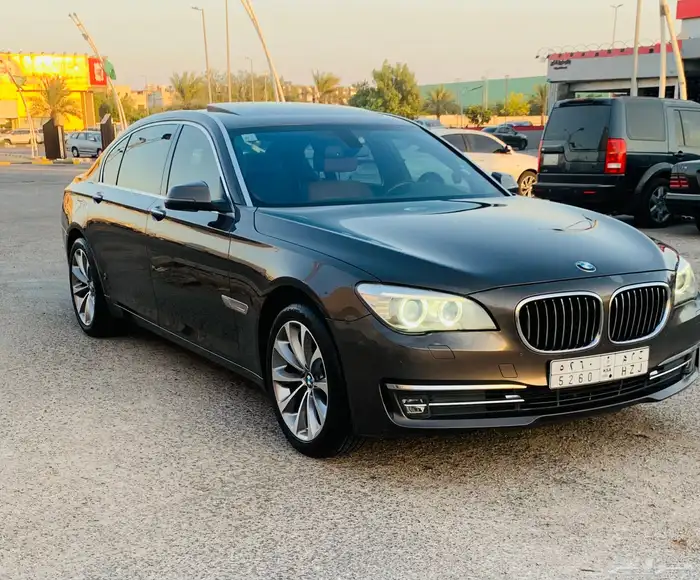 بي ام دبليو 730 Li موديل 2015 1