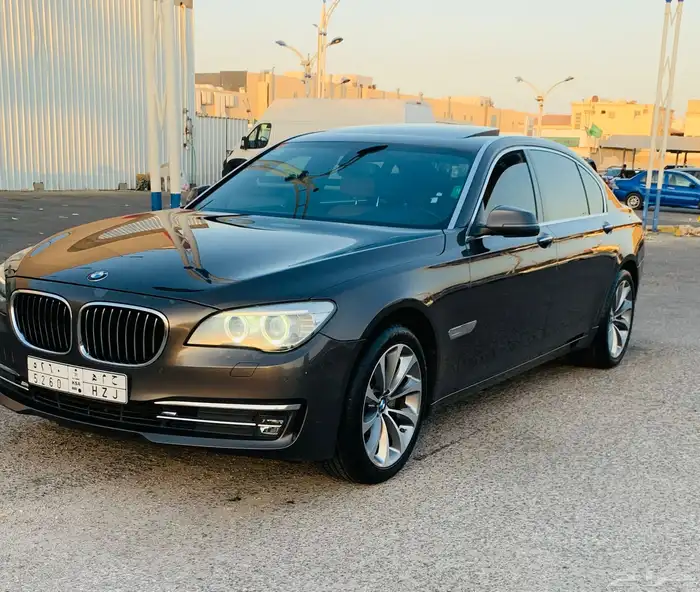 بي ام دبليو 730 Li موديل 2015 0