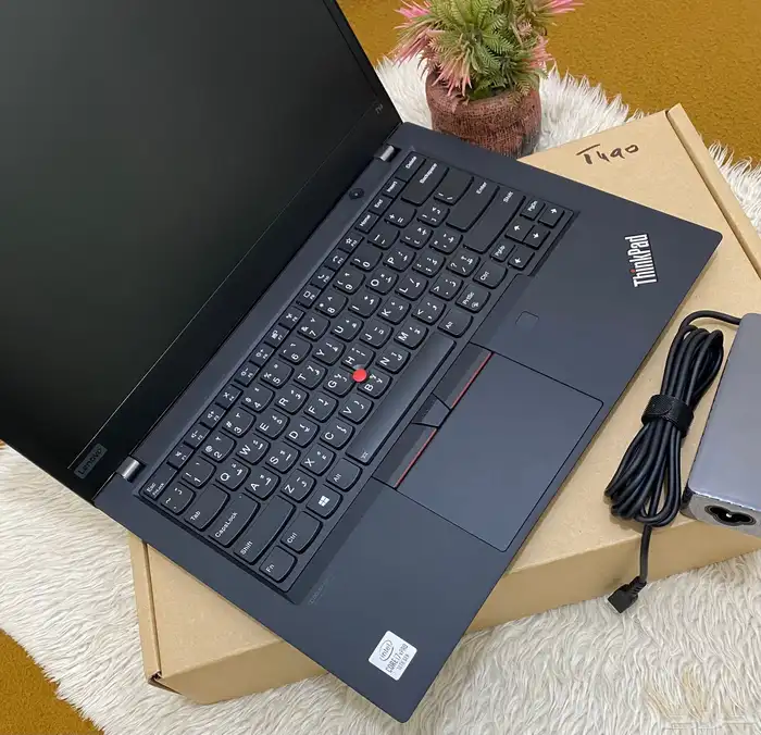 لابتوب لينوفو ثينك باد شاشه لمس كور اي سفن نظيف جدا 12