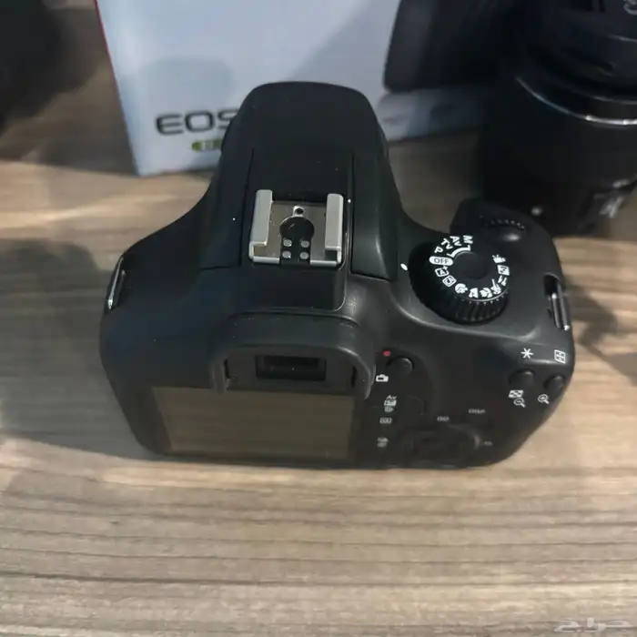 كاميرا Canon 4000D مع عدسة 18-55 مم 3