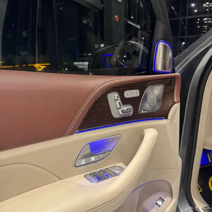 Mercedes Benz Maybach GLS600 2021 4