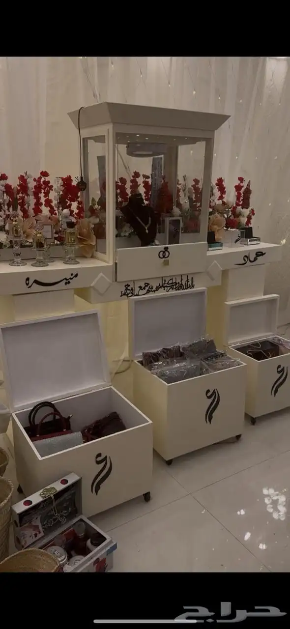 دولاب ملكه مع ثلاث صناديق واضاءه 0