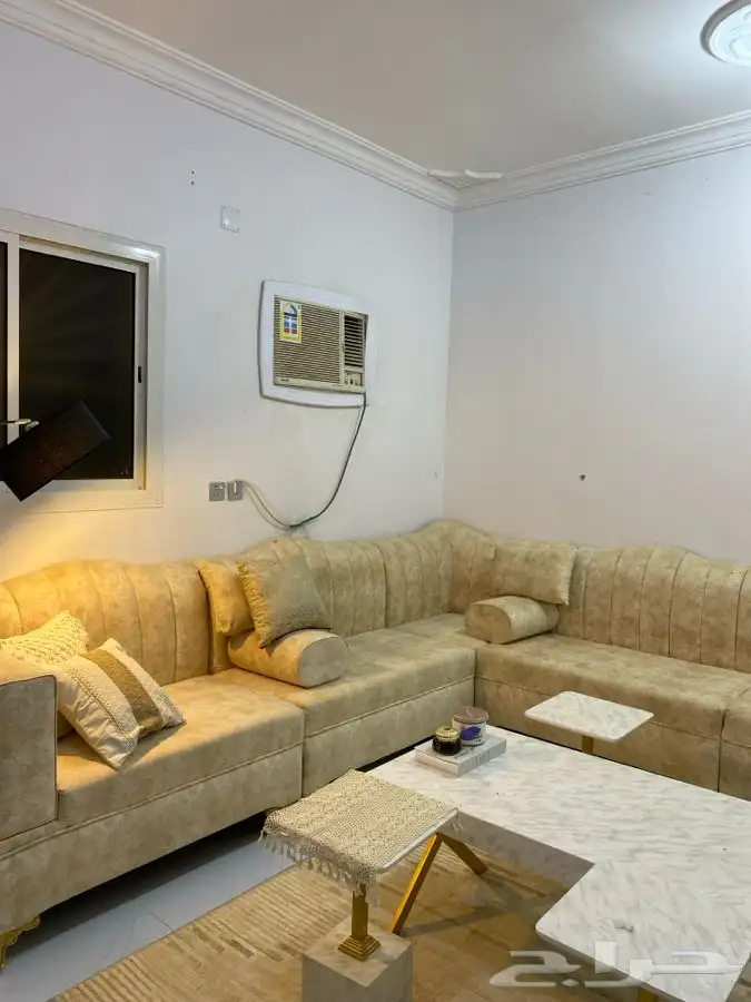 كنب البيع العضر 3في 90 متر طول 3 متر الكنب جديد مع طاوله 0