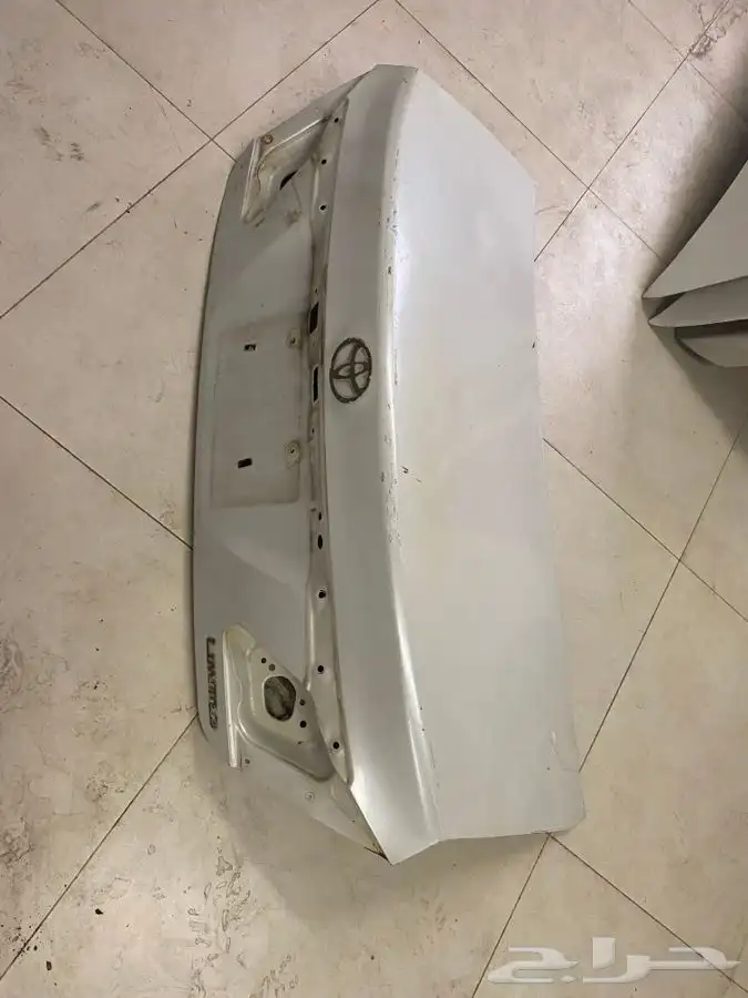 للبيع باب شنطة تويوتا لكزس 0