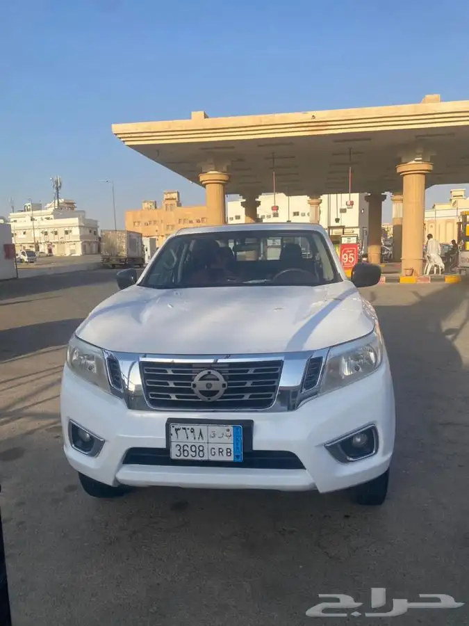 نيسان نافارا 4