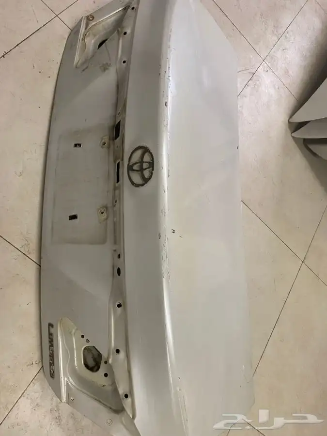 للبيع باب شنطة تويوتا لكزس 1